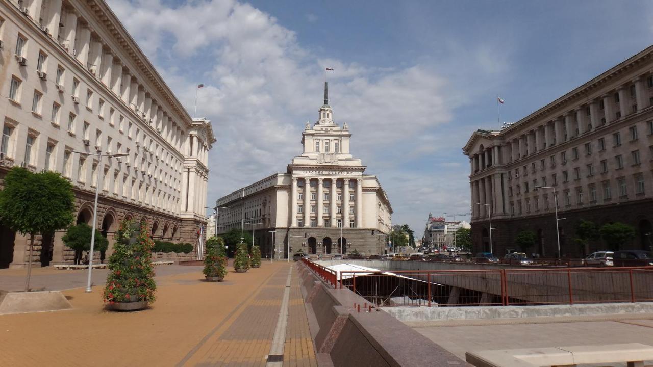 Newly Refurbished Apartment In The City Center София Экстерьер фото